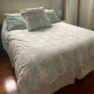 Pottery Barn queen size duvet cover, 2 standard shams and 1 European sham